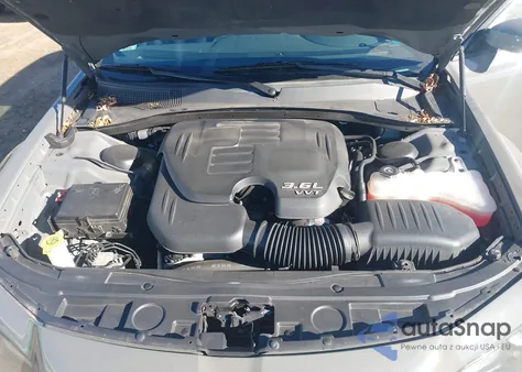 2019 Chrysler 300 300S z USA, uszkodzony, nr VIN 2C3CCABG2KH515198